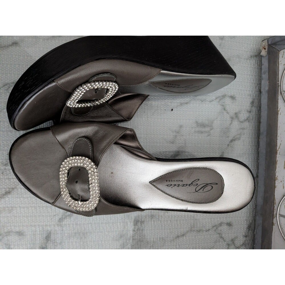Onex Womens 38 Metallic Pewter Rhinestone Buckle Wedge Sandals Made Italy